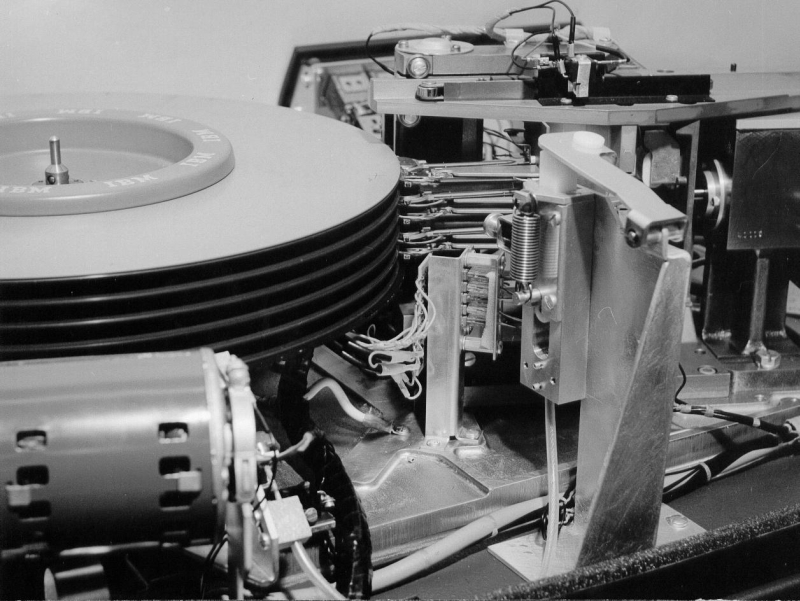 IBM 1311 Mechanik